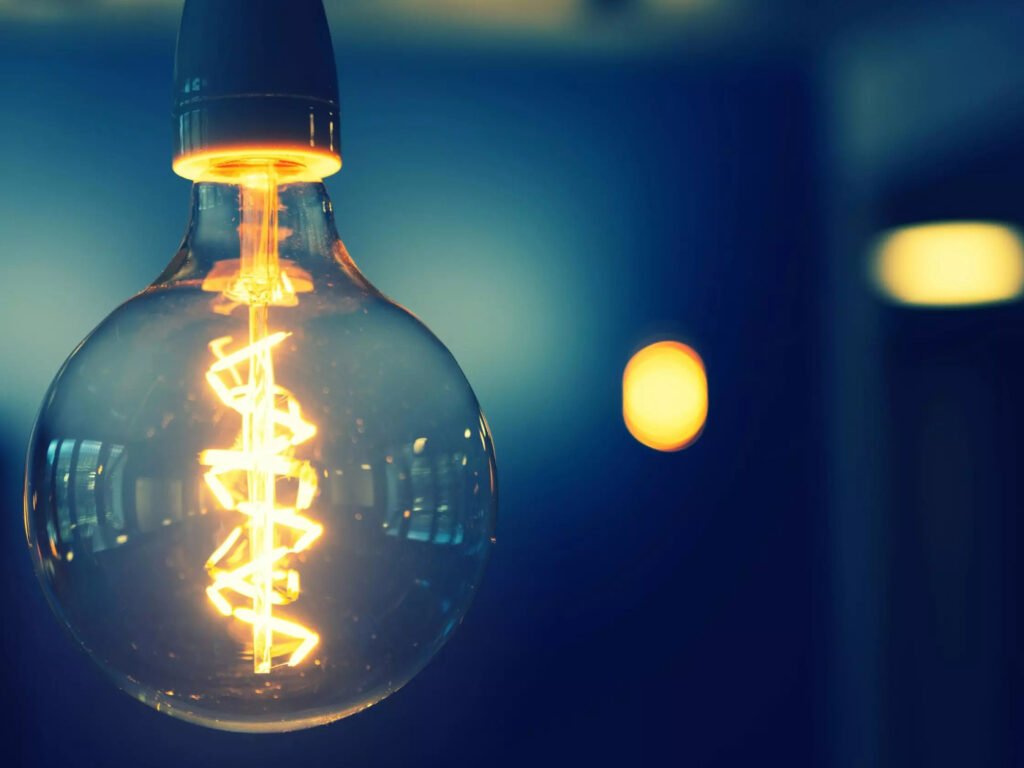 Bandeira-amarela-aumento-na-conta-de-luz-preocupa-maes-atipicas