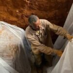 Arqueólogos resgatam ossadas em cemitério descoberto em Salvador